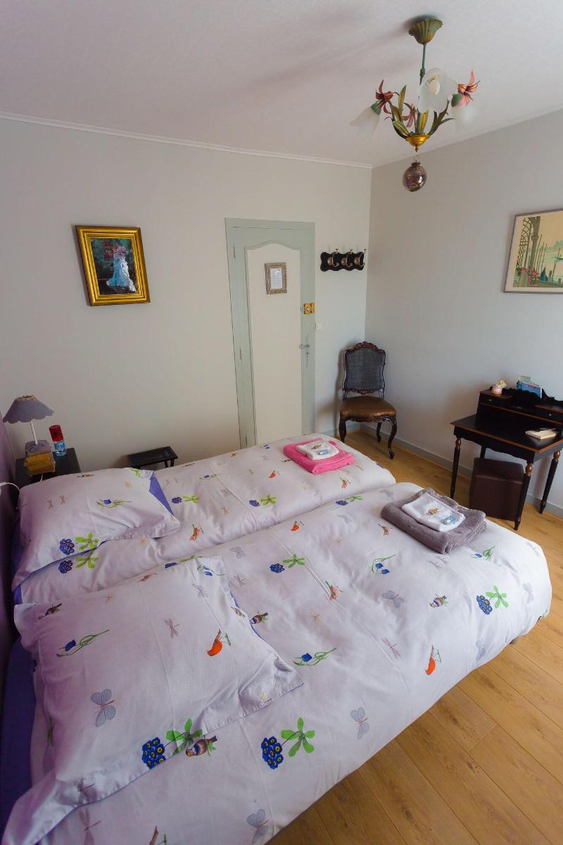 La Petite Maison près de l'Eglise image