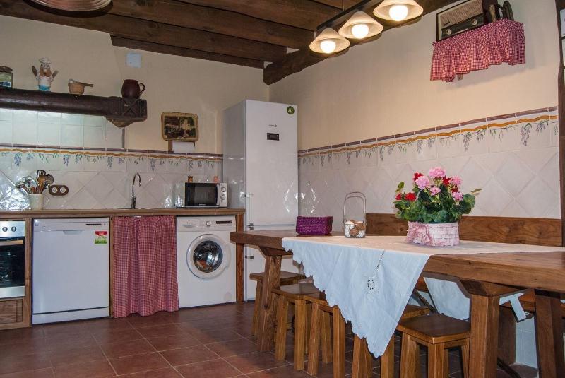 La Fuente Del Pinar image