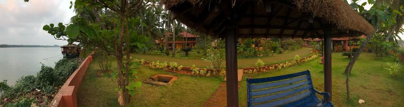 Paradise Lagoon image