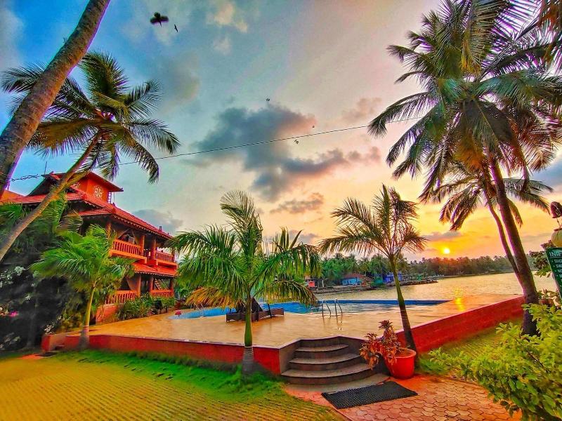 Paradise Lagoon image