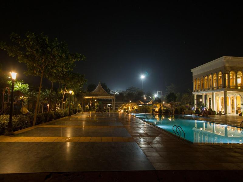 Uva Meridian Bay Resort And Spa