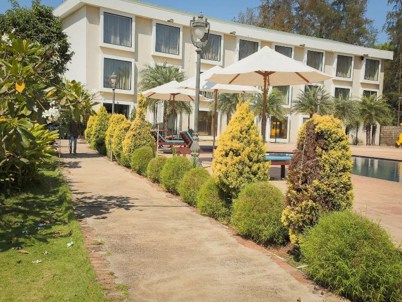 Uva Meridian Bay Resort And Spa