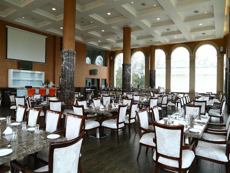 Uva Meridian Bay Resort And Spa