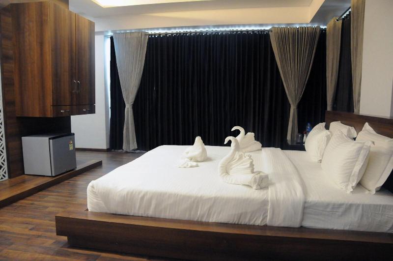 Hotel 3 Leaves Kolhapur image