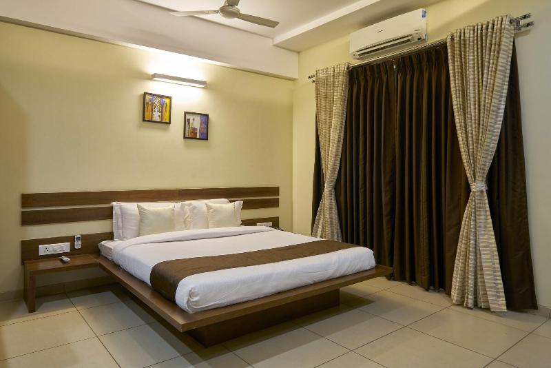 Hotel 3 Leaves Kolhapur image