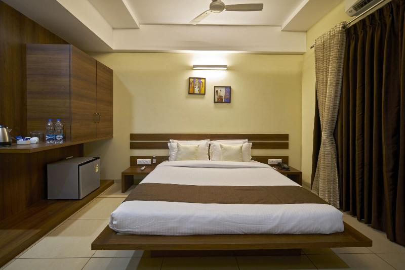 Hotel 3 Leaves Kolhapur image