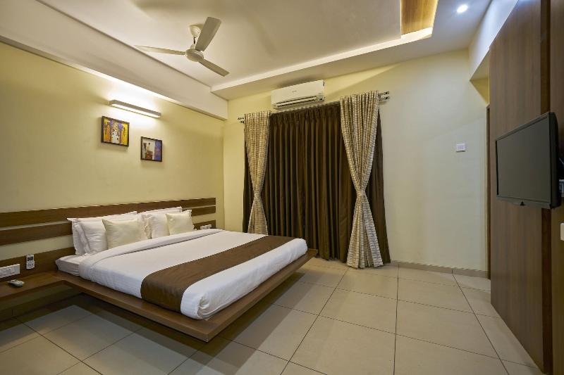 Hotel 3 Leaves Kolhapur image