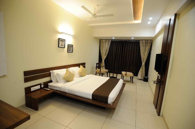 Hotel 3 Leaves Kolhapur image