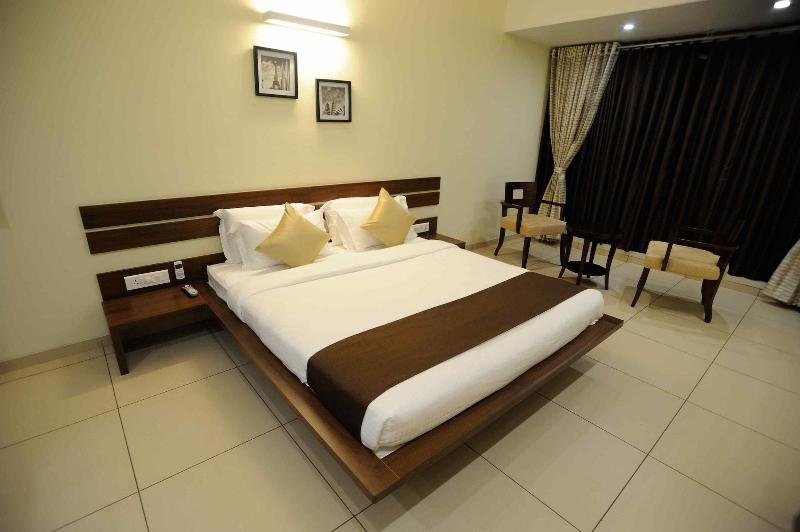 Hotel 3 Leaves Kolhapur image