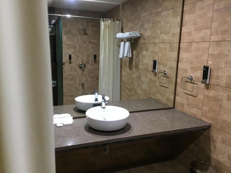 Hotel 3 Leaves Kolhapur image