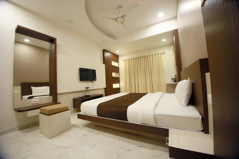 Hotel Madhuri Executive image
