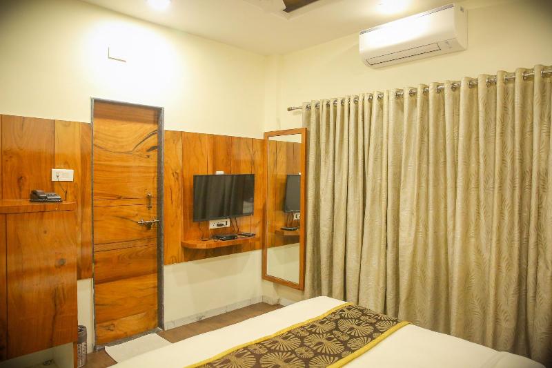 Hotel Madhuri Executive image