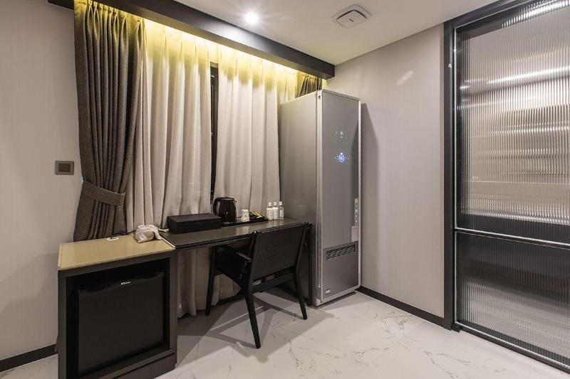 Browndot Hotel Yeonhwari image