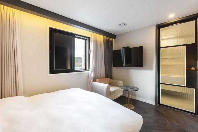 Browndot Hotel Yeonhwari image