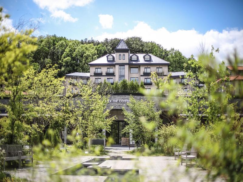 Eden Paradise Hotel image
