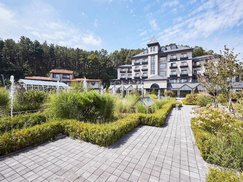 Eden Paradise Hotel image