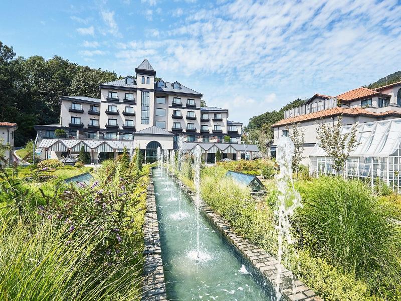 Eden Paradise Hotel image
