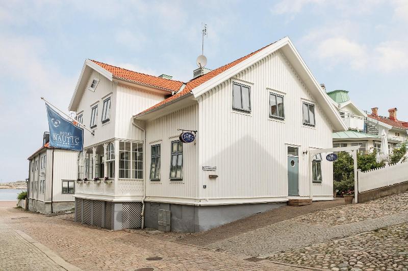 Nautic Hotell image