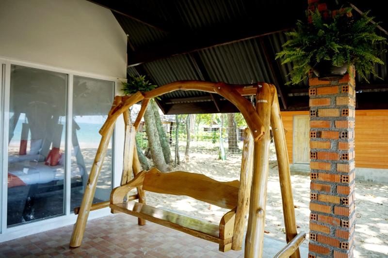 Koh Jum Delight Beach image