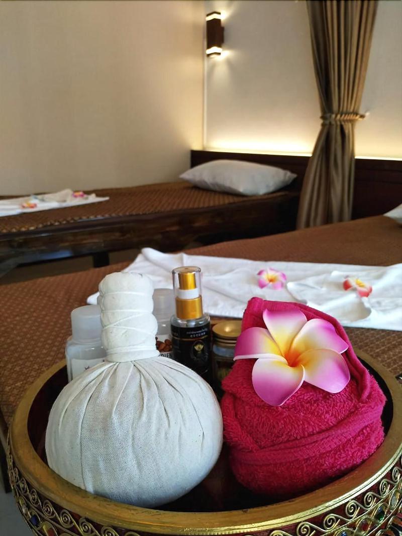 Bann Tawan Hostel & Spa