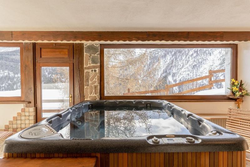 Hotel Des Alpes image