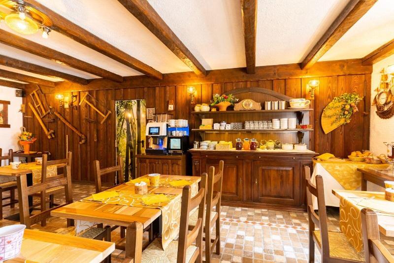 Hotel Des Alpes image