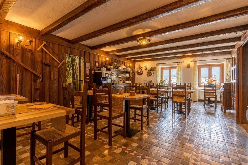 Hotel Des Alpes image