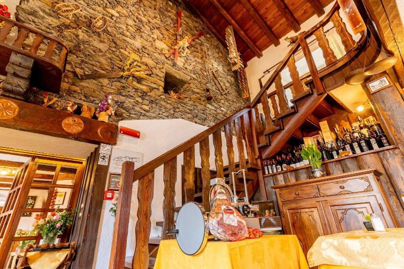 Hotel Des Alpes image