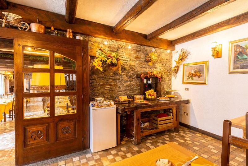 Hotel Des Alpes image