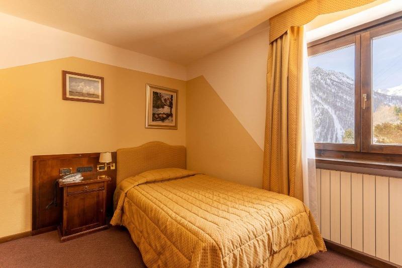 Hotel Des Alpes image