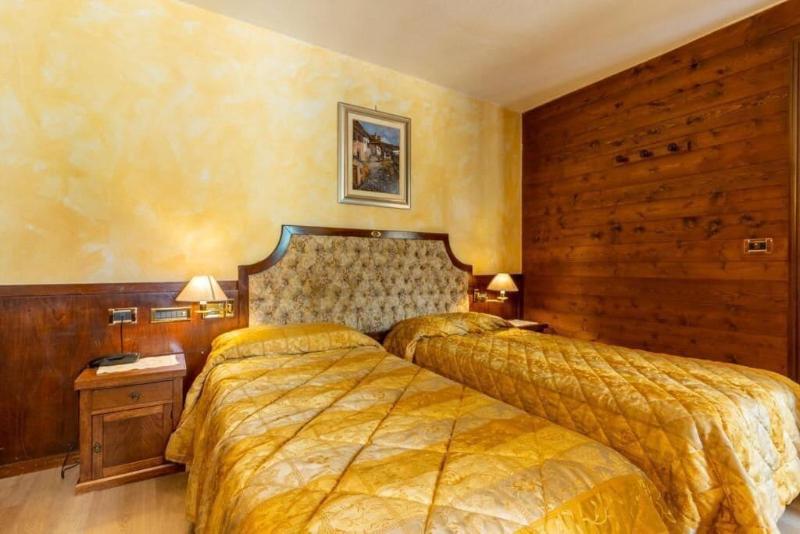 Hotel Des Alpes image