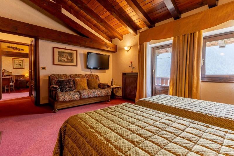 Hotel Des Alpes image