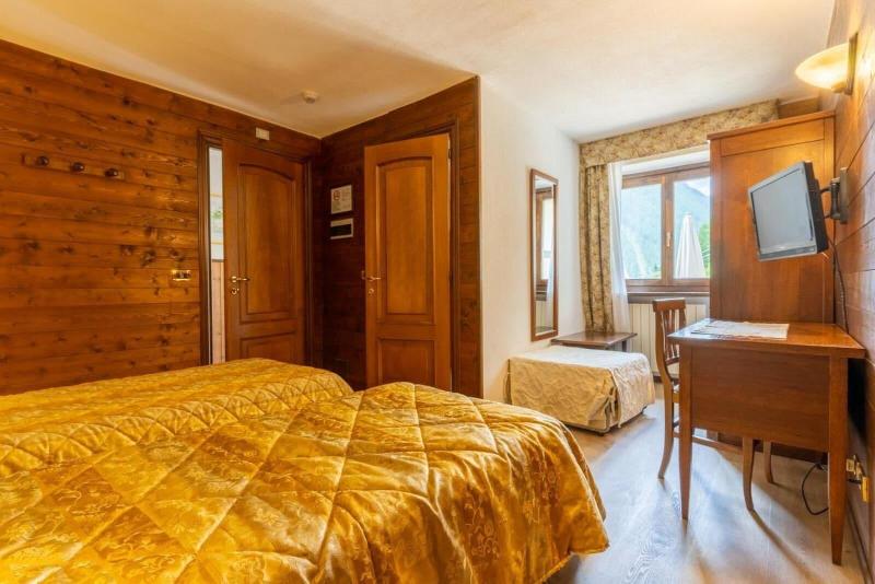 Hotel Des Alpes image