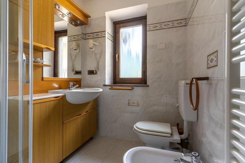 Hotel Des Alpes image