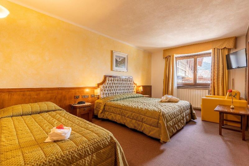 Hotel Des Alpes image