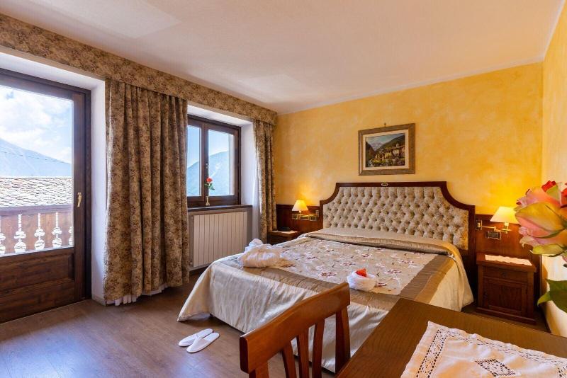 Hotel Des Alpes image