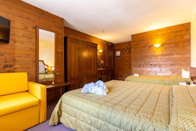Hotel Des Alpes image