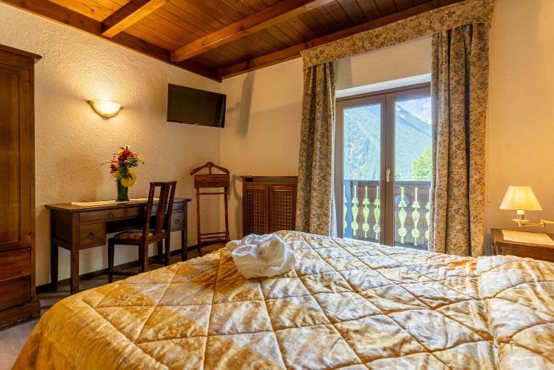Hotel Des Alpes image