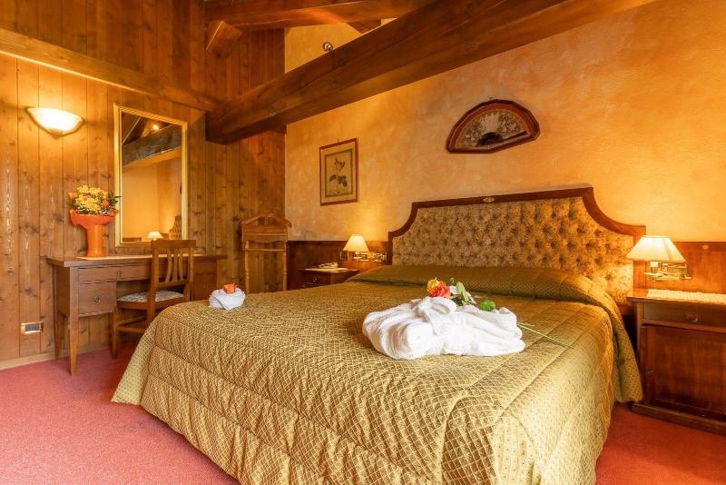 Hotel Des Alpes image