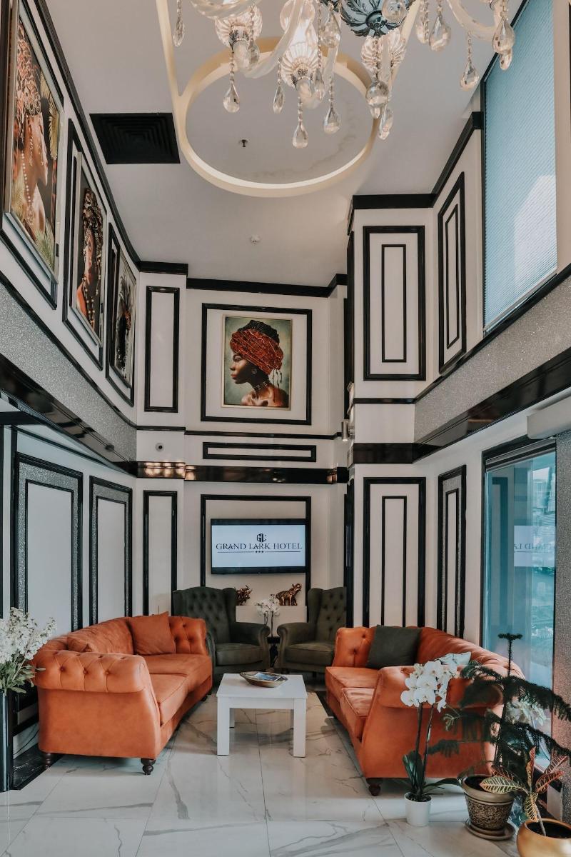 Grand Lark Otel image