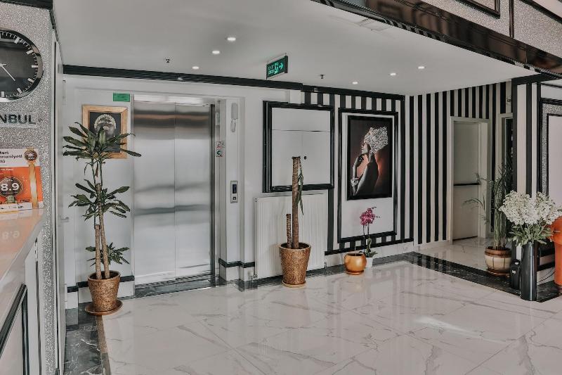 Grand Lark Otel image
