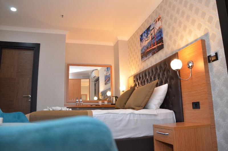 Grand Lark Otel image