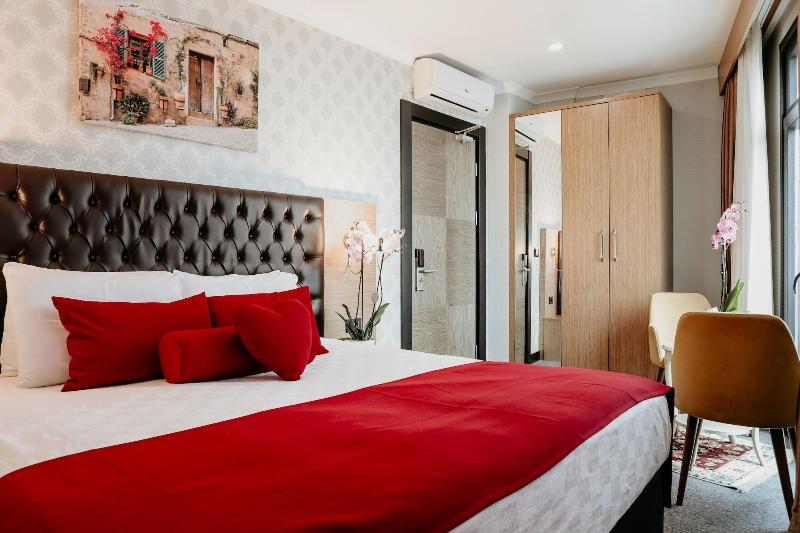 Grand Lark Otel image