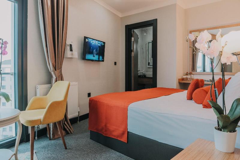 Grand Lark Otel image