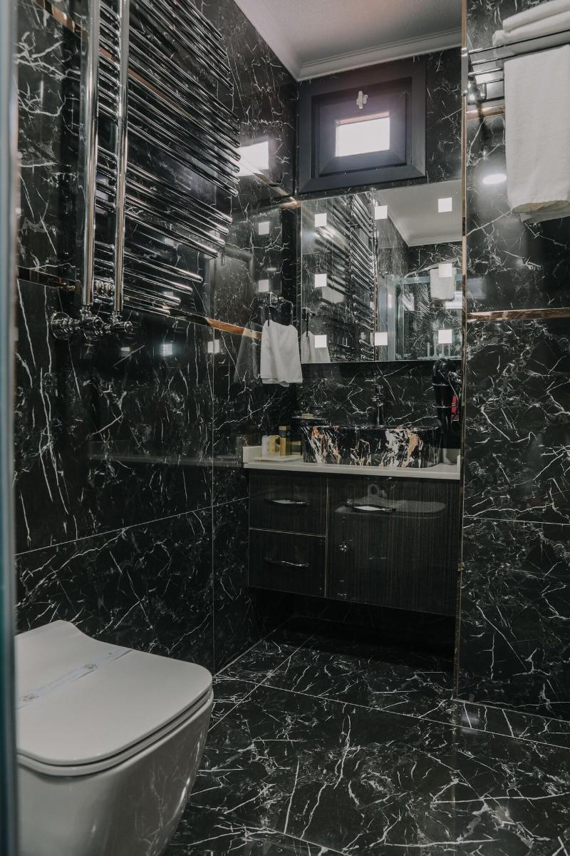 Grand Lark Otel image