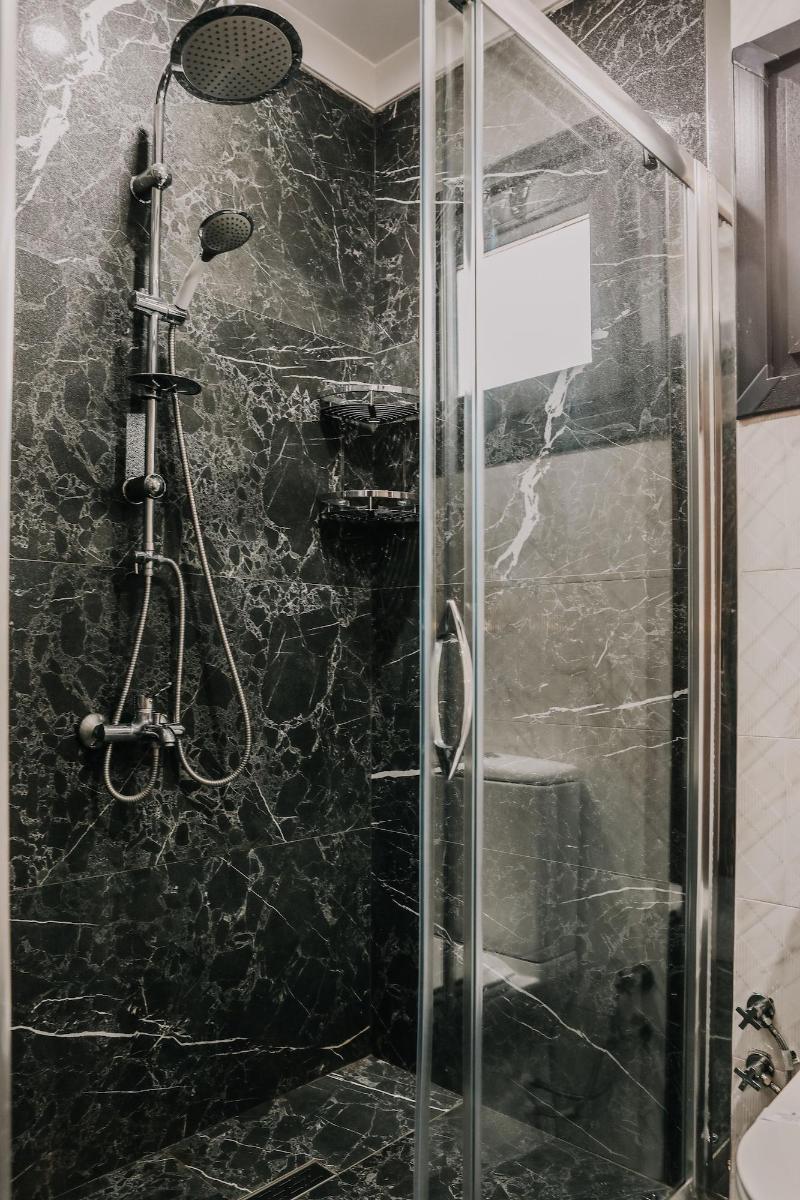 Grand Lark Otel image