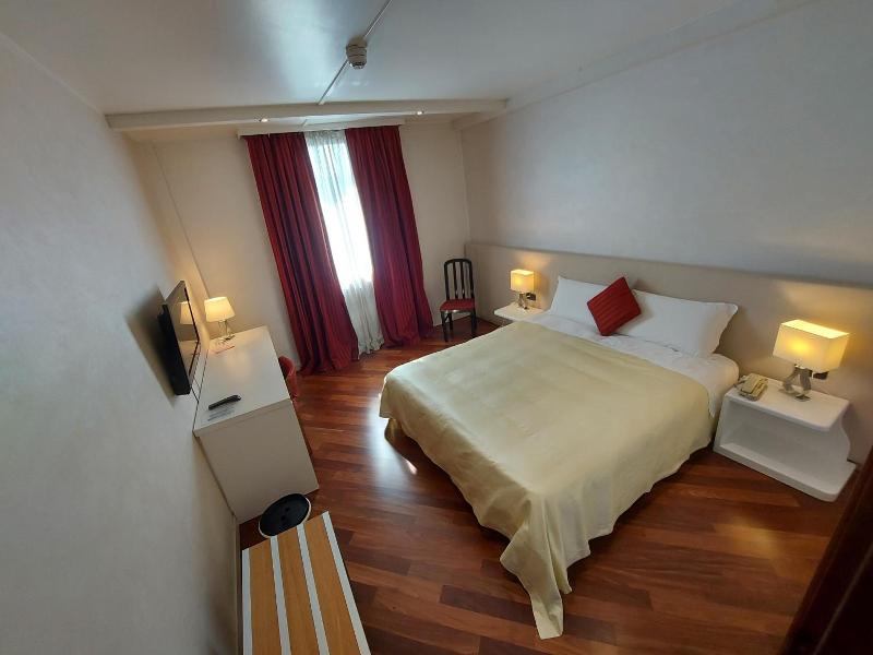 Hotel Posta 77 image