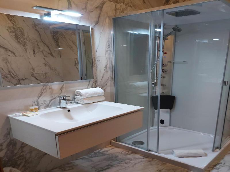 Hotel Posta 77 image