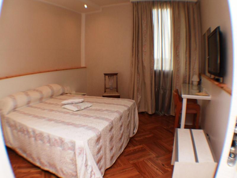 Hotel Posta 77 image