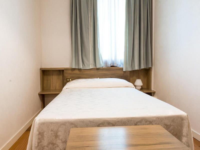Hotel Posta 77 image